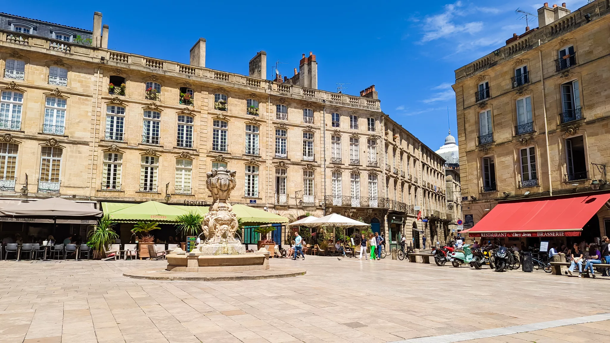 image2 - Les Joyaux Cachés de Bordeaux : Découvrez les Plus Belles Places de la Ville